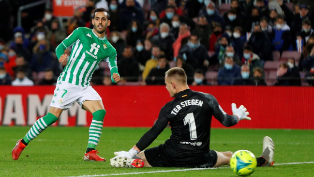 Real Betis recibe a FC Barcelona en un duelo clave para soñar con la próxima Champions League