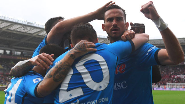 Napoli se aferró a la lucha por el título en Italia con exigido triunfo sobre Torino