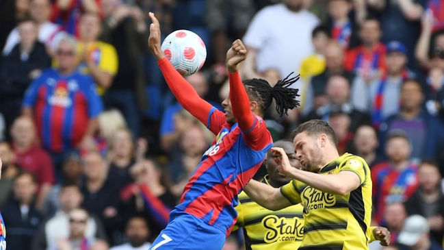 Watford de Francisco Sierralta cayó ante Crystal Palace en la Premier y firmó su descenso