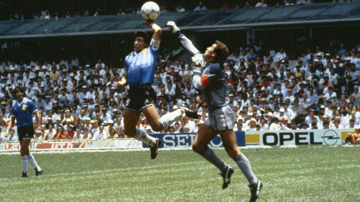 Peter Shilton y la subasta de la mítica camiseta de Maradona: No la usaría ni para lavar los platos