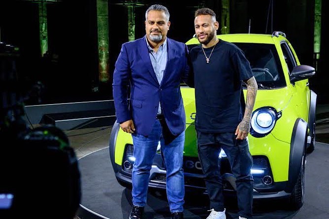 El lujoso nuevo automóvil eléctrico de Neymar