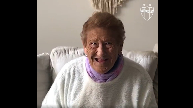 ¡Emotivo! Mamás de futbolistas dieron la formación de Palestino contra Antofagasta