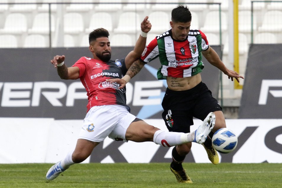 Jonathan Benítez vivió una jornada de dulce y agraz en la victoria de Palestino sobre Antofagasta