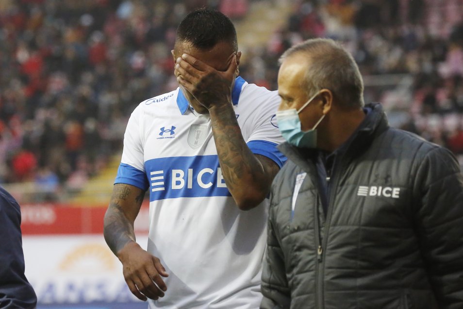 La UC cosechó su séptima derrota en el campeonato al ser goleada por Ñublense