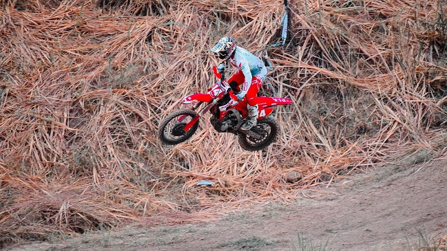 Ruy Barbosa sacó adelante una compleja jornada y se mantuvo entre los cuatro mejores del GNCC