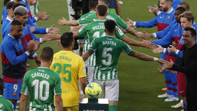 “Educación y respeto siempre”: Claudio Bravo valoró el pasillo de Barcelona a Real Betis