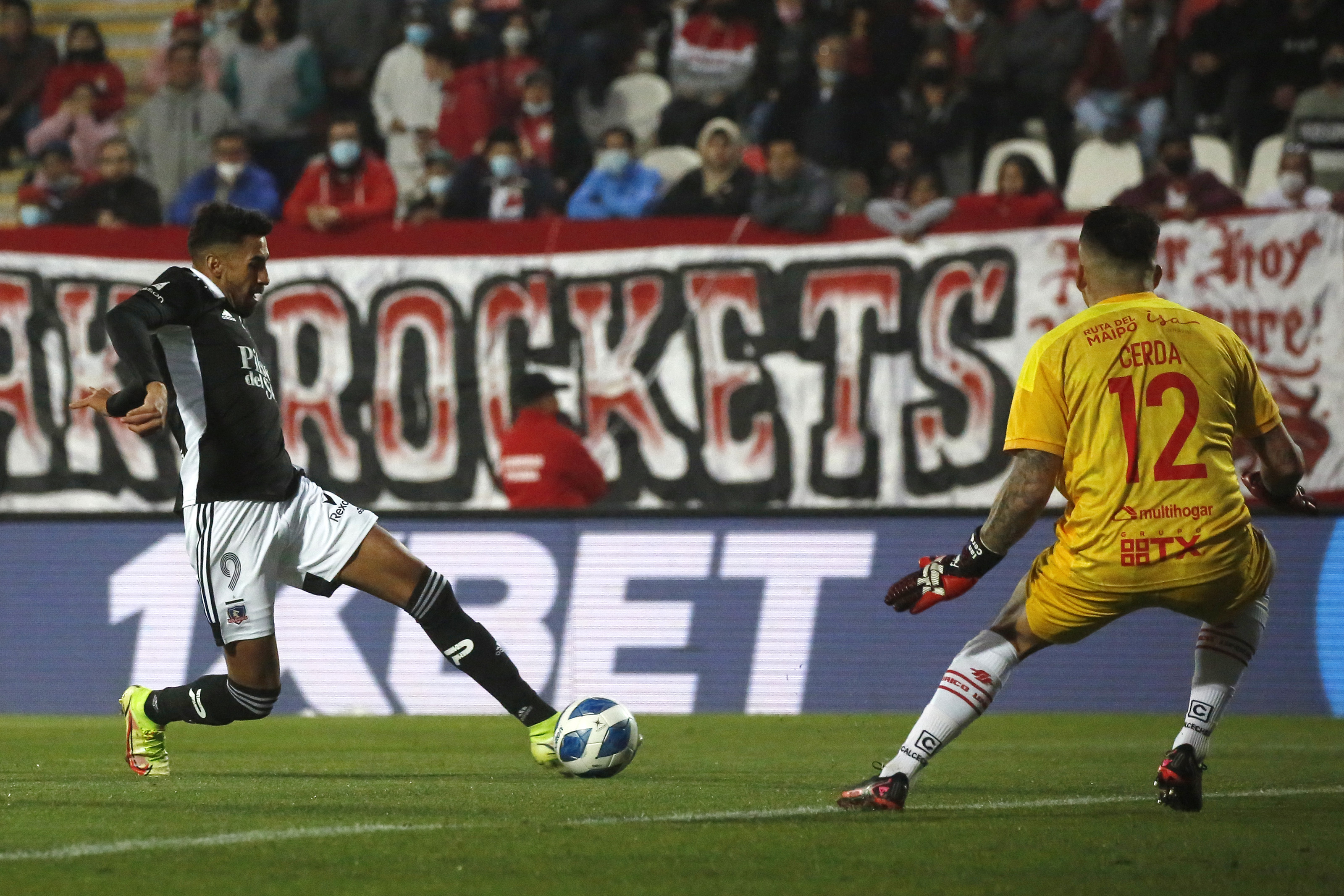 Colo Colo golpeó de entrada a Curicó Unido con gol de Juan Martín Lucero