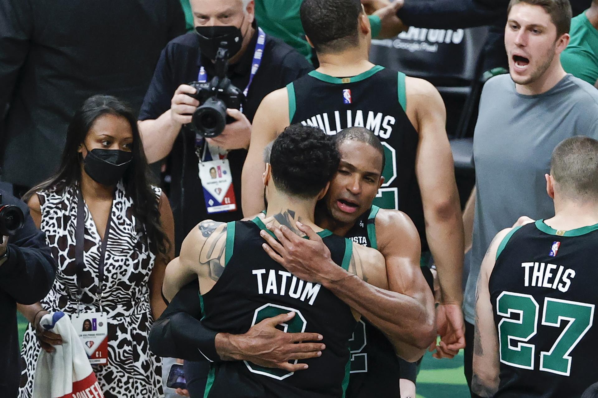 Boston Celtics sorprendió a los Bucks en Milwaukee e igualó la serie en las semifinales del Este