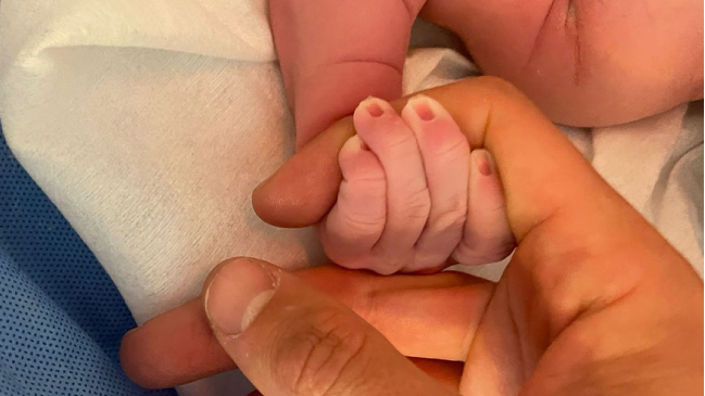 Universidad Católica felicitó a Alfonso Parot por el nacimiento de su hijo