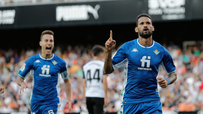 Real Betis venció a Valencia y no se baja de la lucha por un lugar en la Champions League