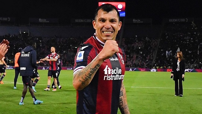 Gary Medel renovó su contrato con Bologna