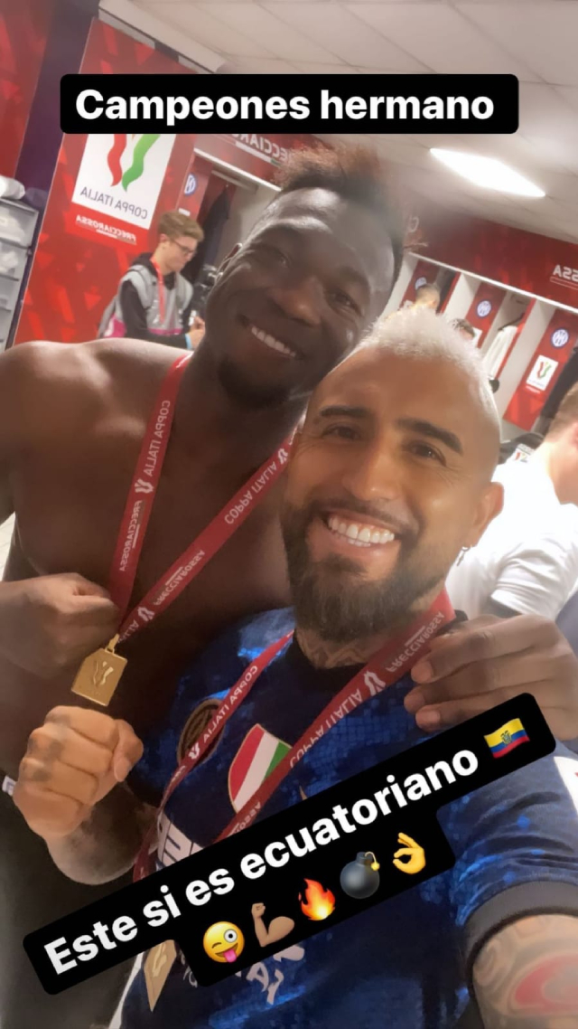 “Este sí es ecuatoriano”: El palo de Vidal a Byron Castillo al festejar junto a Caicedo en la Copa Italia