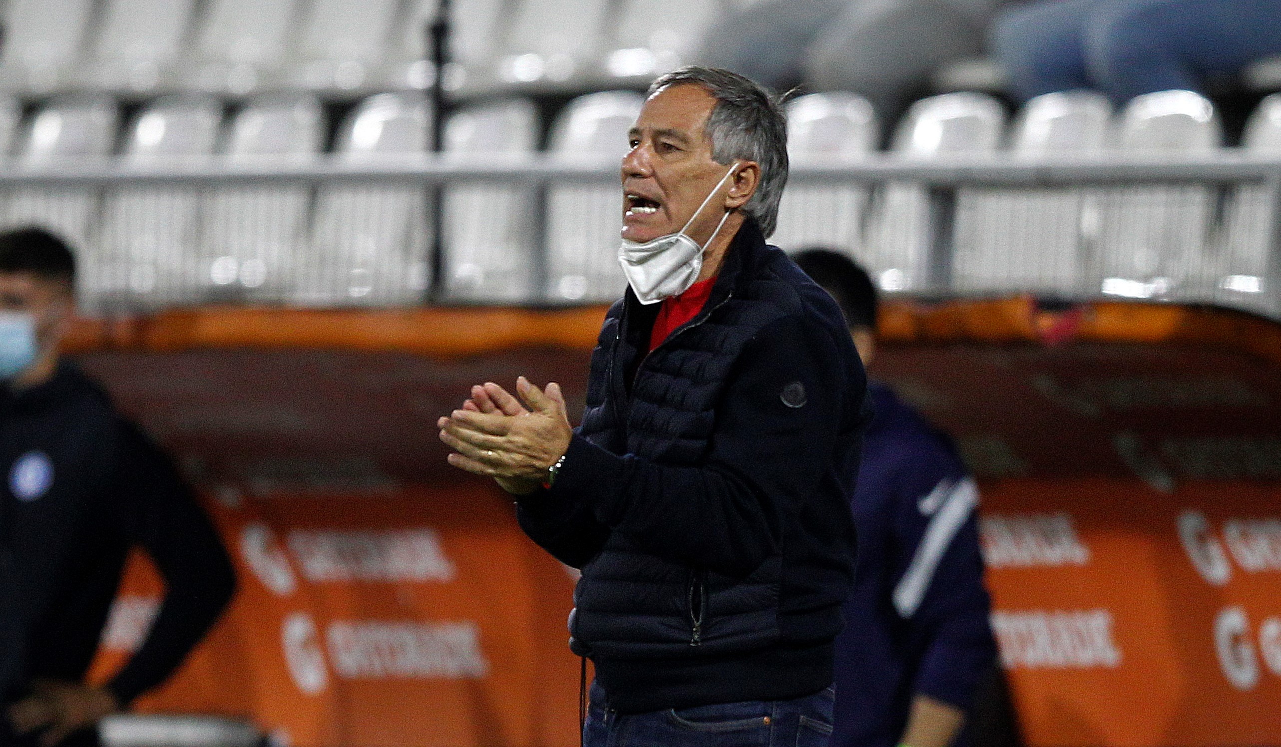 ¡Con una novedad! La primera formación que prepara Ariel Holan en Universidad Católica