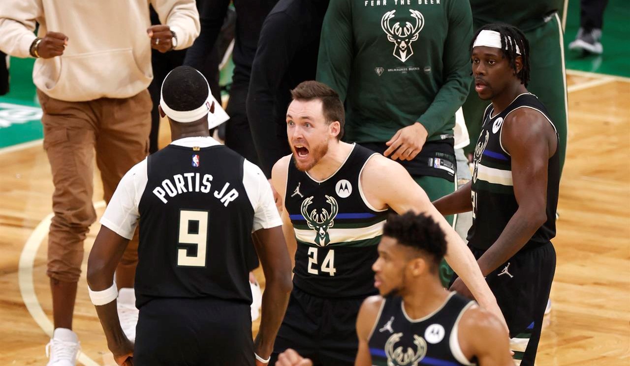 Los Bucks nuevamente dominan la serie ante los Celtics tras gran remontada en Boston