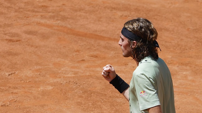 Tsitsipas reaccionó a tiempo ante Khachanov y avanzó en Roma