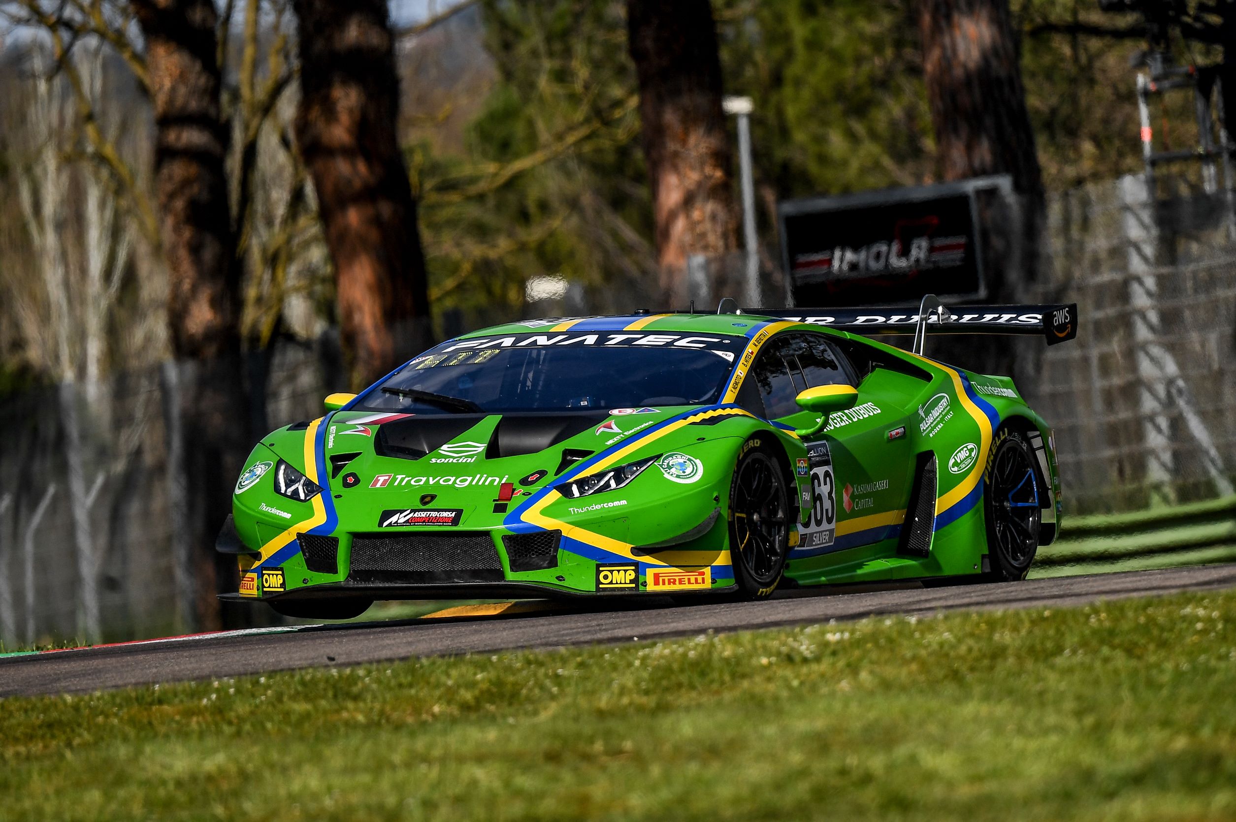 Benjamín Hites debuta este fin de semana en el GT italiano 2022 en Pergusa