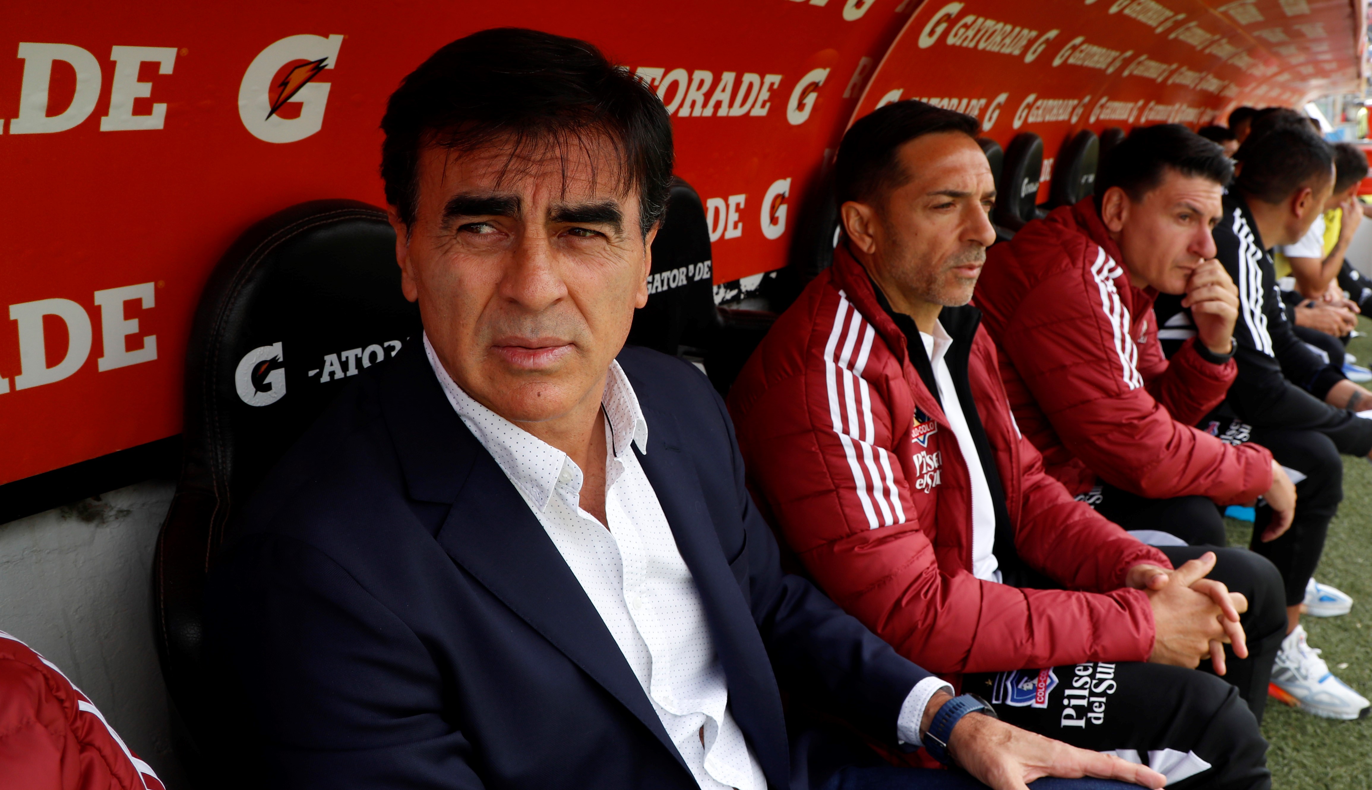 Los serios problemas que tiene Quinteros en la defensa de Colo Colo para los próximos tres partidos