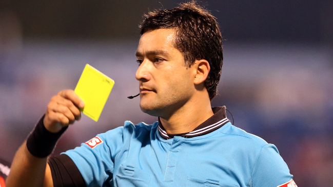 Arbitro del gol fantasma había sido despedido por Castrilli y fue reintegrado tras su salida