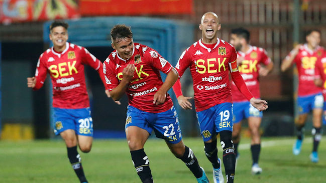 Unión Española se impuso sin apuros a Antofagasta y le metió presión a Colo Colo en la cima