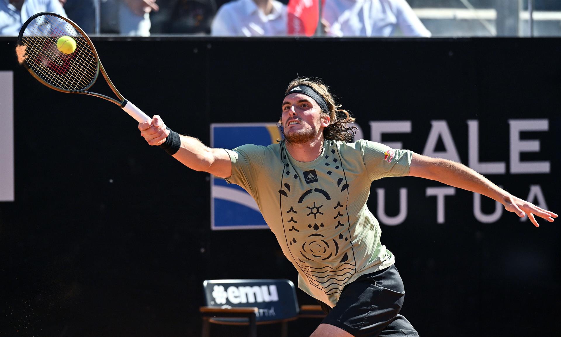 Stefanos Tsitsipas remontó ante Alexander Zverev y clasificó por primera vez a la final en Roma