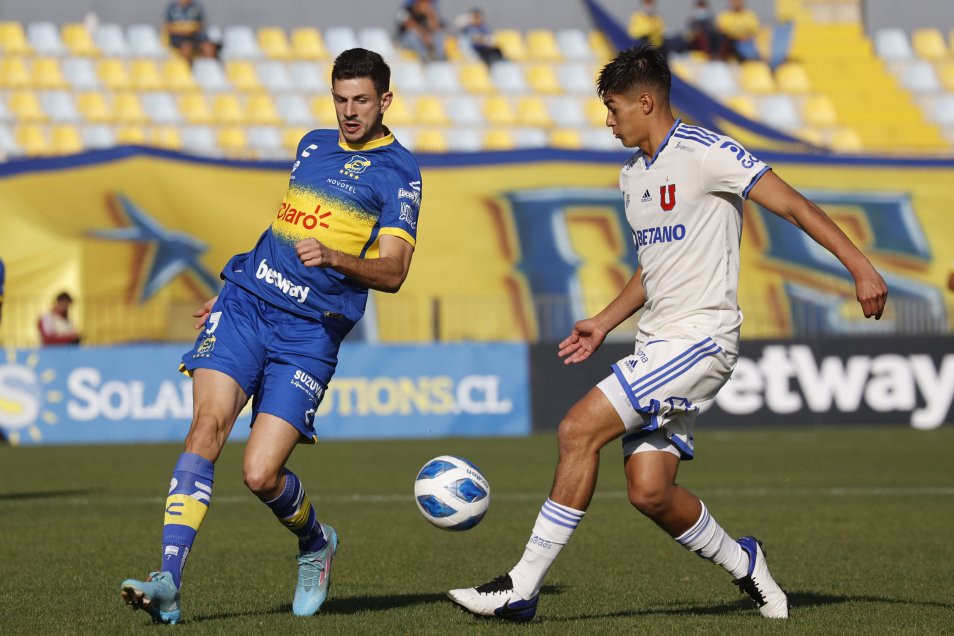 Lucas Di Yorio comandó el triunfo de Everton sobre Universidad de Chile