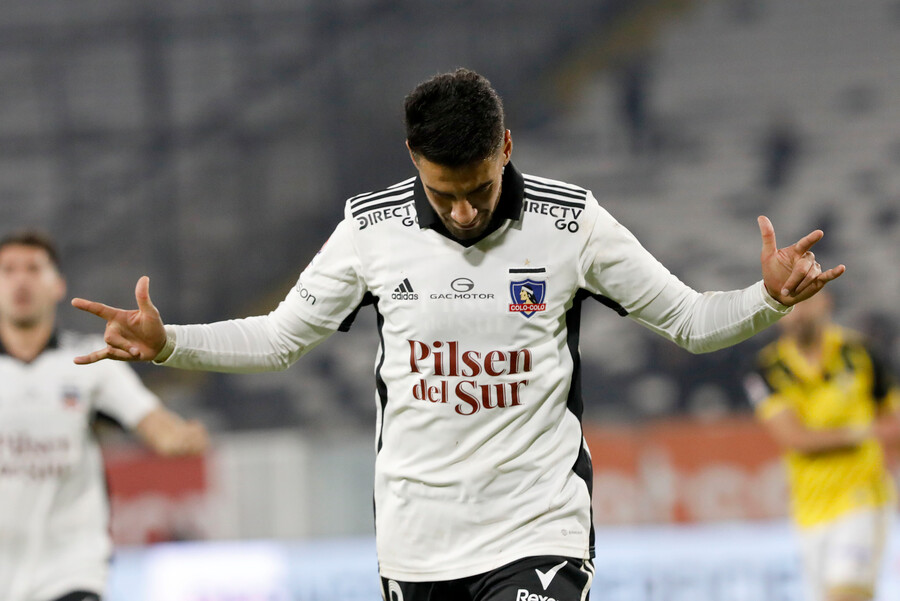 ¡De taco! Juan Martín Lucero repitió con clase para el 3-0 de Colo Colo ante Coquimbo