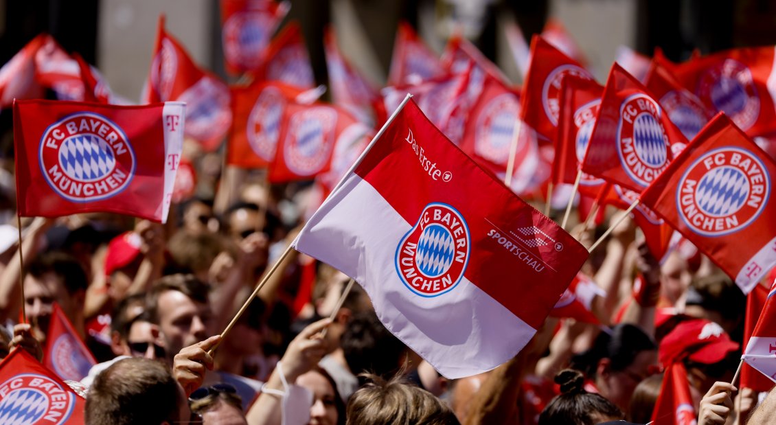 Bayern festejó su título de Bundesliga junto a sus aficionados en Munich