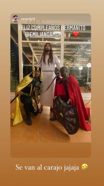 ¿Es Jesús? Los cómicos saludos a Emiliano Amor por su cumpleaños