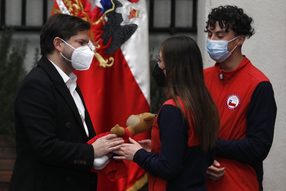 Presidente Gabriel Boric recibió al Team Chile que destacó en los Sudamericanos de la Juventud