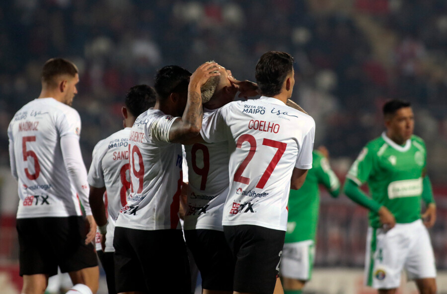 Curicó Unido goleó a Audax Italiano en el cierre de la fecha 13 y se instaló en la parte alta del torneo