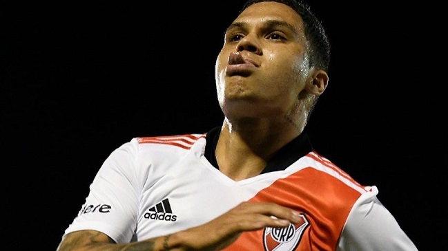 Juan Fernando Quintero se resintió de su desgarro y será baja ante Colo Colo