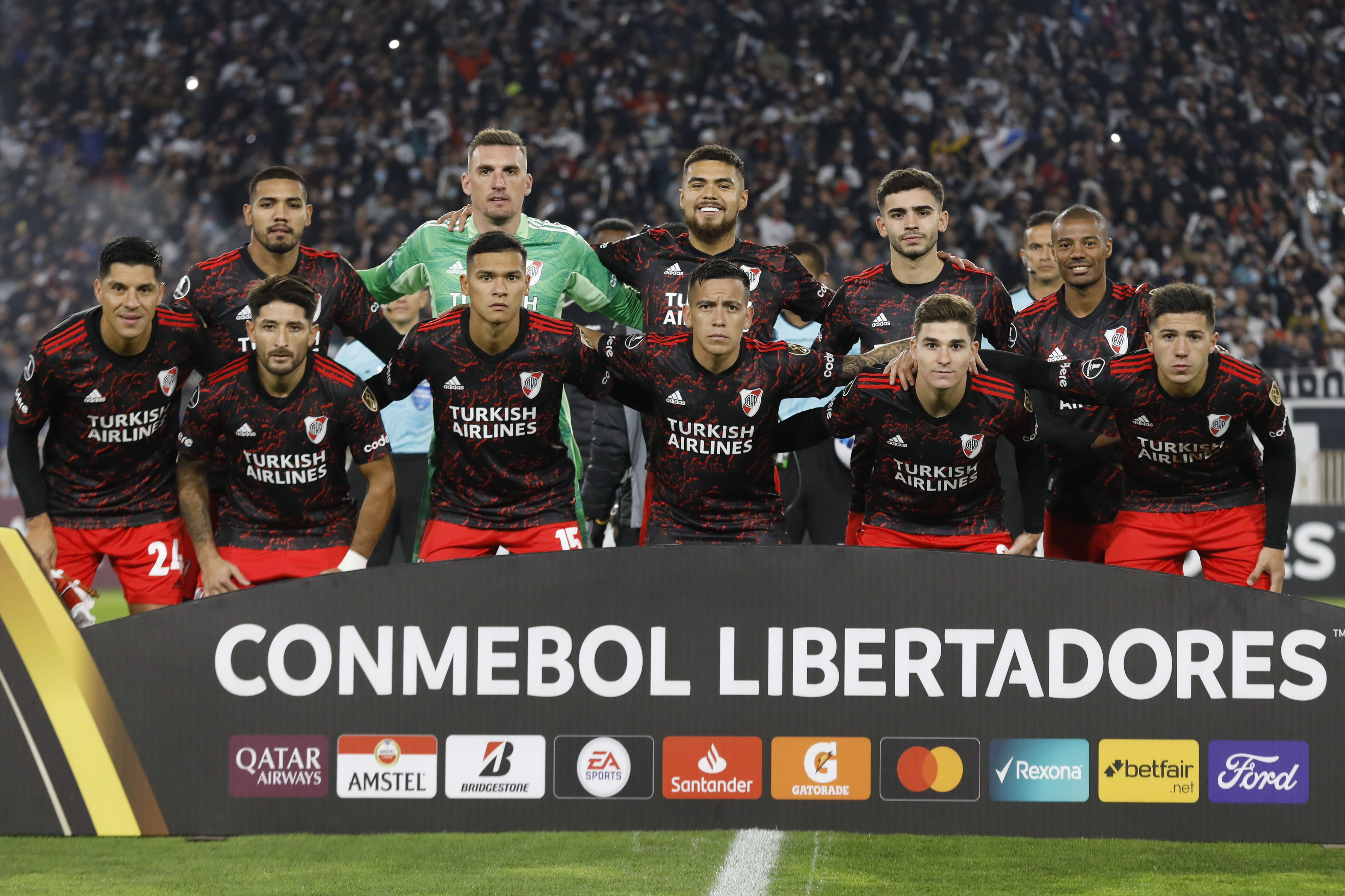 Posibles casos de Covid-19 alarman a River Plate a dos días del duelo con Colo Colo