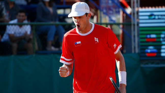Jarry quedó a un triunfo del cuadro principal de Roland Garros tras ardua victoria ante Caruso