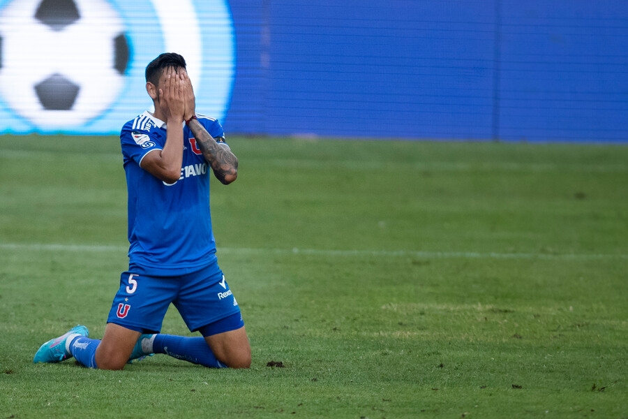 Presidente de Blooming: La U no puede terminar de forma unilateral el contrato con José María Carrasco