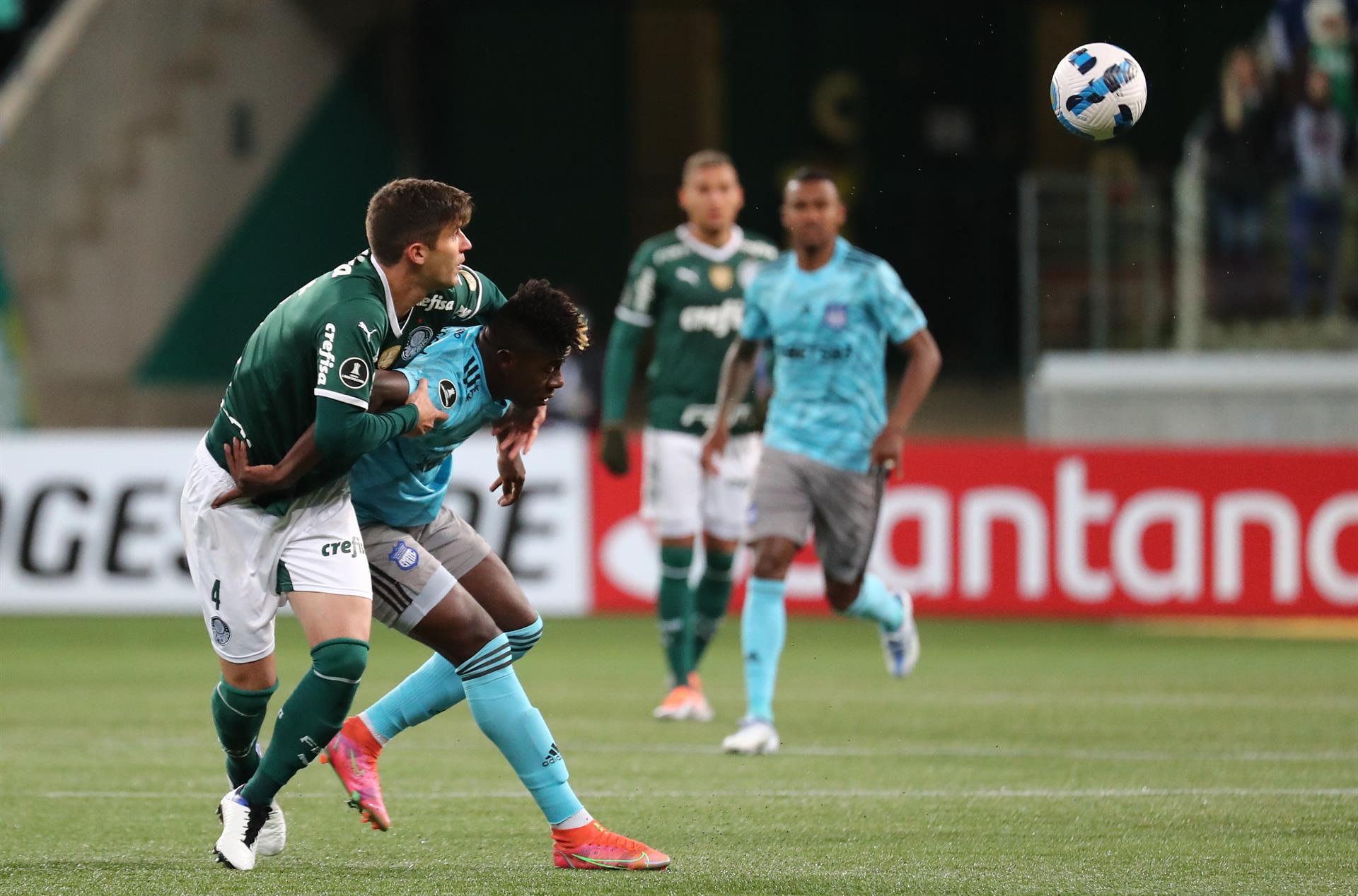 Palmeiras contó con Kuscevic para batir a Emelec y mantener su campaña perfecta en la Copa