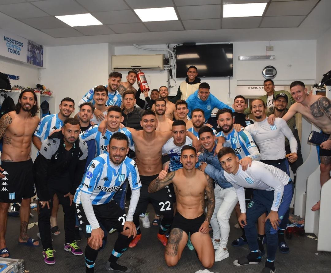 Racing de Eugenio Mena venció a Melgar y quedó a un paso de los octavos en la Sudamericana