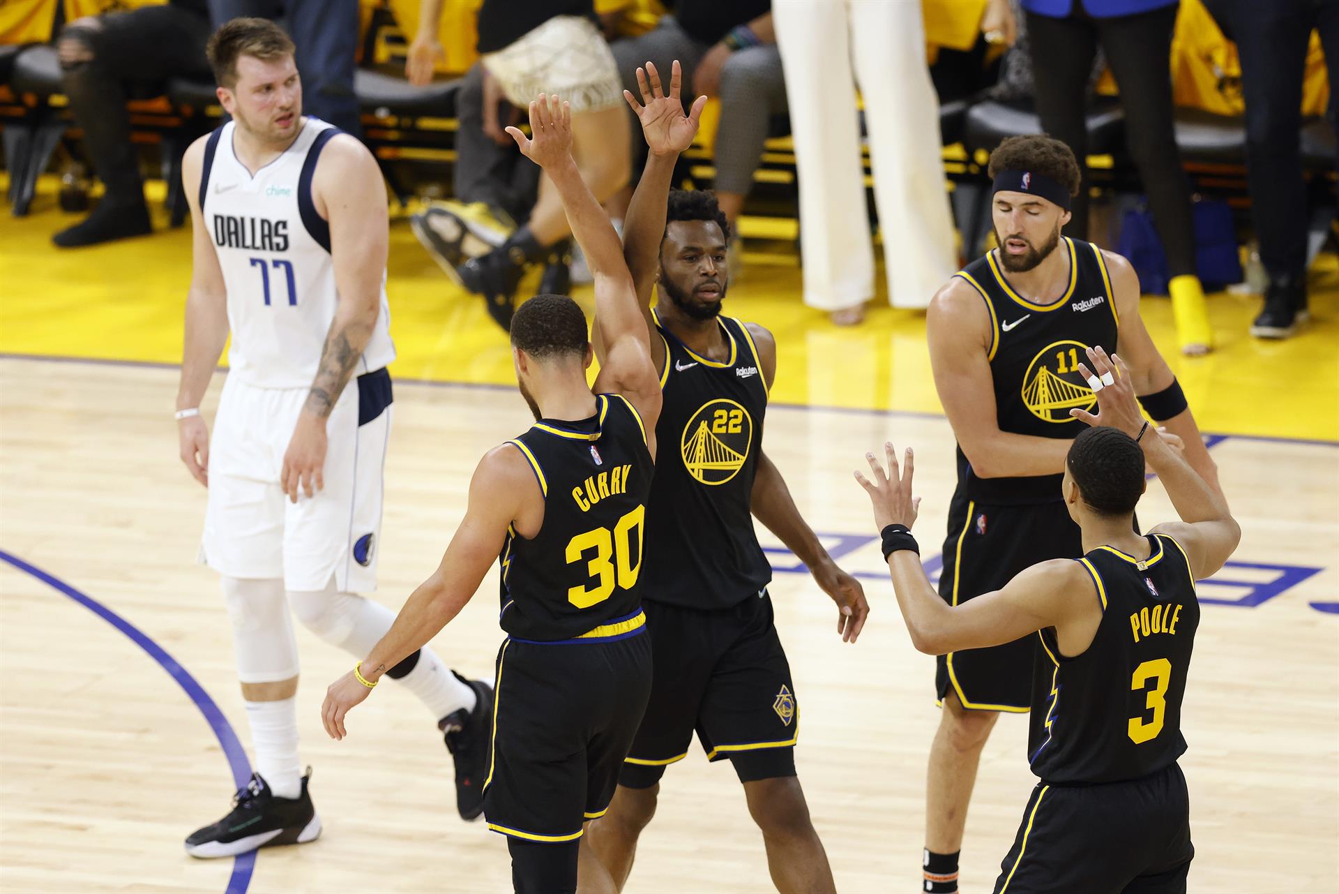Golden State Warriors dominó a Dallas Mavericks en el primer duelo de la final del Oeste