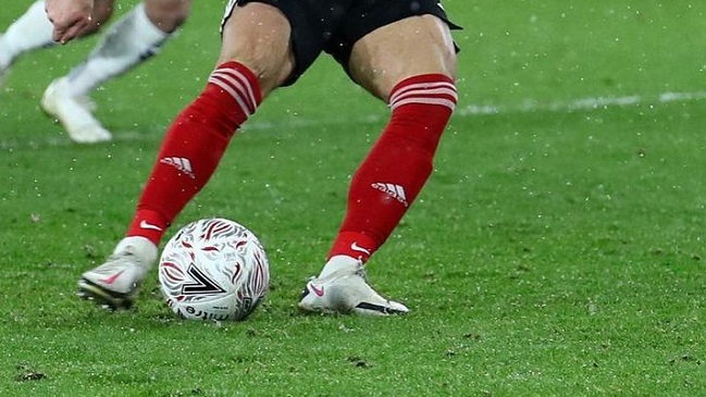 Sujeto que agredió a futbolista en la cancha fue condenado a 24 semanas de prisión