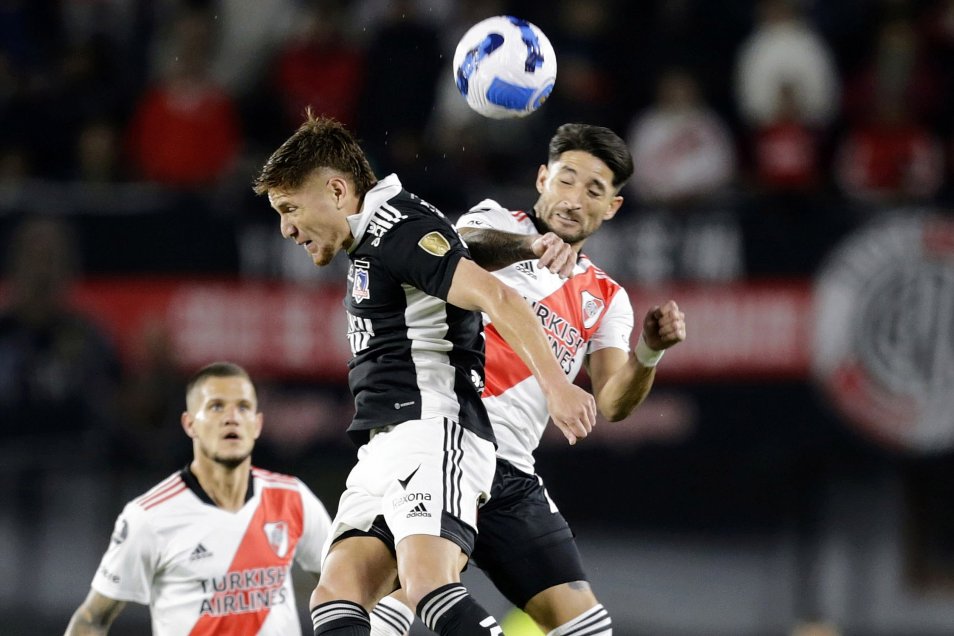 Colo Colo enredó su clasificación al caer ante un River que abrochó su paso a octavos de final