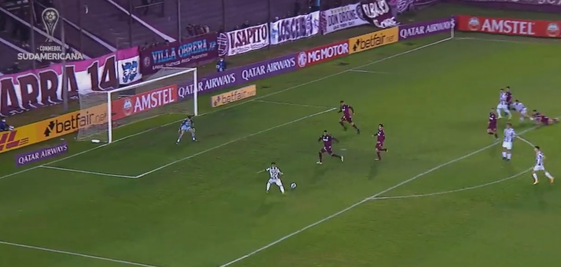 Christian Bravo anotó agónico golazo para el triunfo de Montevideo Wanderers sobre Lanús