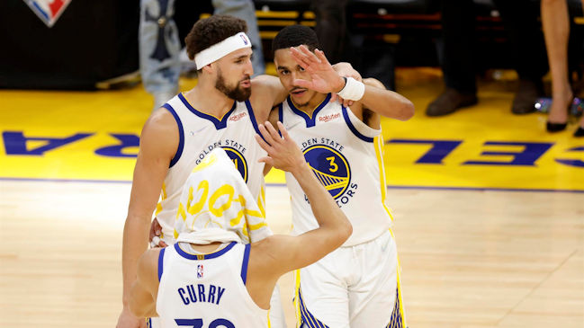 Golden State Warriors remontó a Dallas Mavericks y amplió su ventaja en las Finales de la Oeste