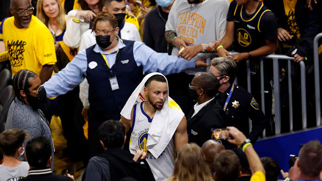 Curry tuvo un gran desenlace para darle nueva victoria a los Warriors sobre Dallas Mavericks