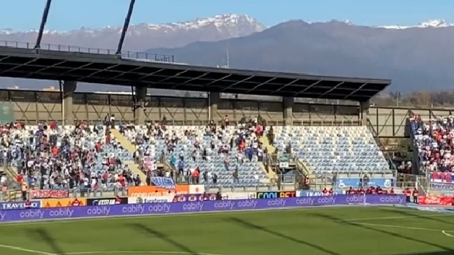 Carabineros tuvo que actuar para frenar disturbios entre hinchas de la UC en El Teniente de Rancagua