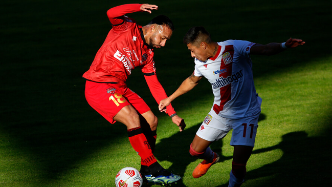 Ñublense recibe a Curicó Unido con la obligación de ganar para no perder terreno en la lucha por la punta