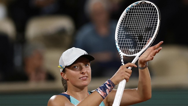 Iga Swiatek debutó con arrollador ritmo en Roland Garros