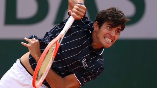Cristian Garin debutó con una exigida victoria en Roland Garros a costa de Tommy Paul