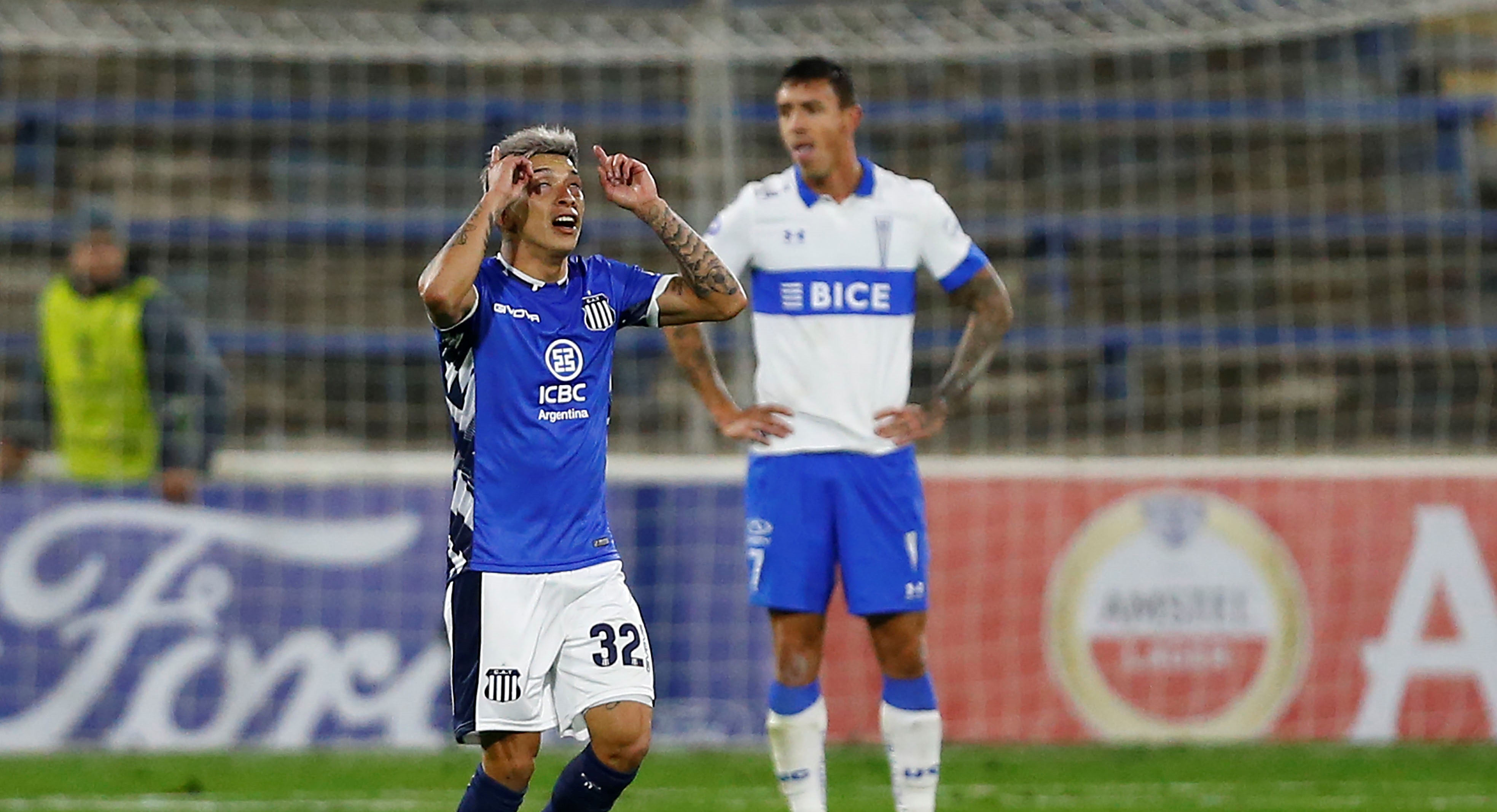 Talleres golpeó primero a la UC con un zurdazo de Matías Esquivel