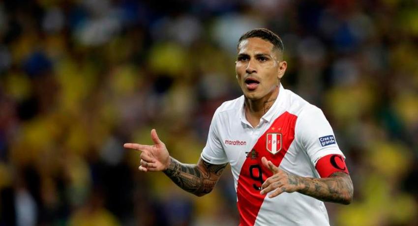 ¿Colo Colo y Universidad de Chile se disputan la contratación de Paolo Guerrero?