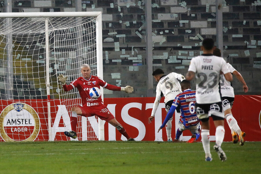 Entre Lucero y Ceballos: Colo Colo anotó el primer descuento contra Fortaleza antes del descanso