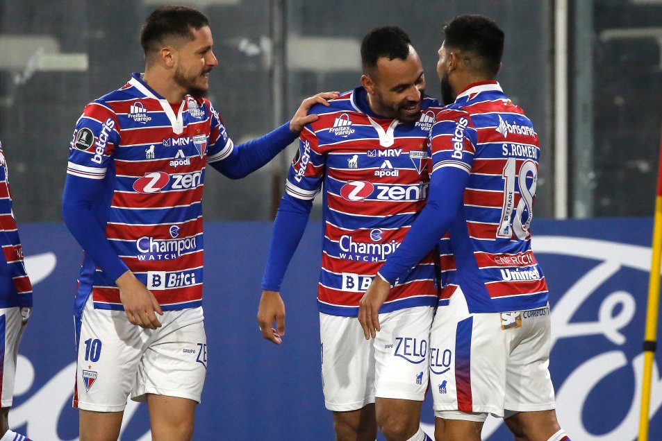 Fortaleza le dio un mazazo a Colo Colo y lo mandó a la Copa Sudamericana